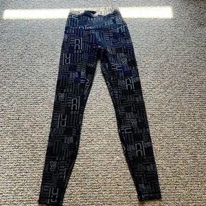 Lululemon lulu design leggings size 4